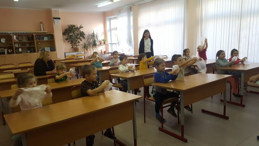 Будущие первоклашки в школе