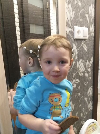 Лысик с причёской ?