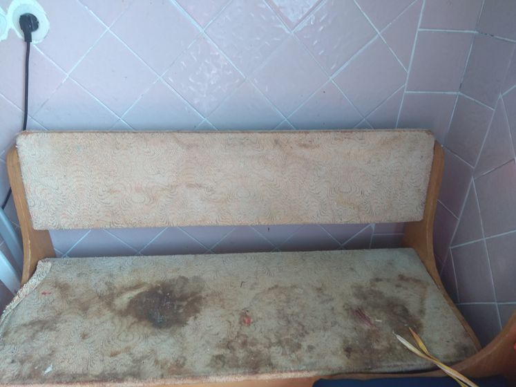 Был у меня на гараже старый уголок на кухню...