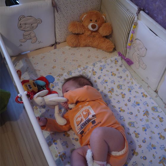Суровое детство, почти четырех месячной, плюшки ;))