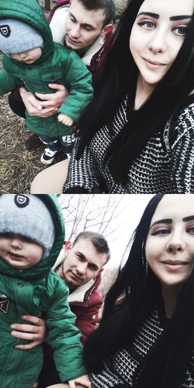 Девчата, лес оживает.