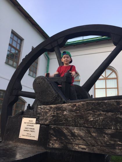 Плотинка. Прогулка. Метро.