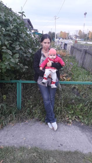 Ползет.