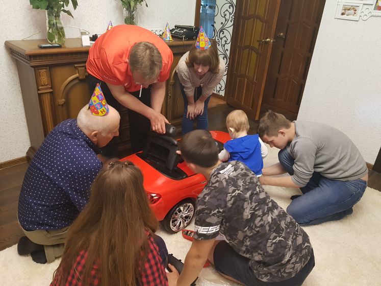 Нам год