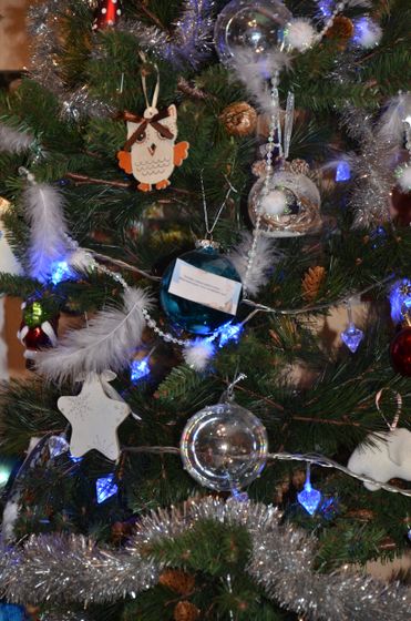 С Новым годом!Счастья,удачи,успехов и океан любви.Обязательно здоровье.