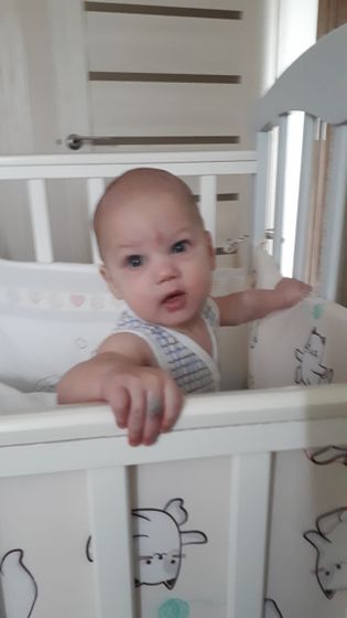 Еще не сидит, но