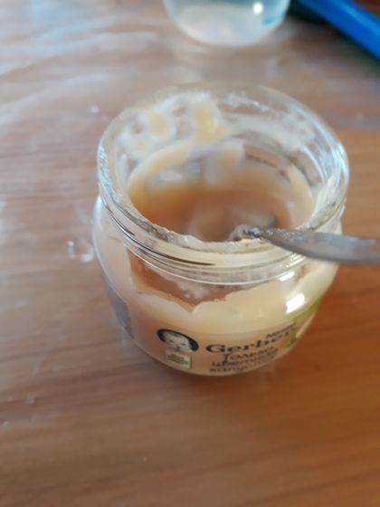 Прикорм: кашки Nestle и пюре Gerber