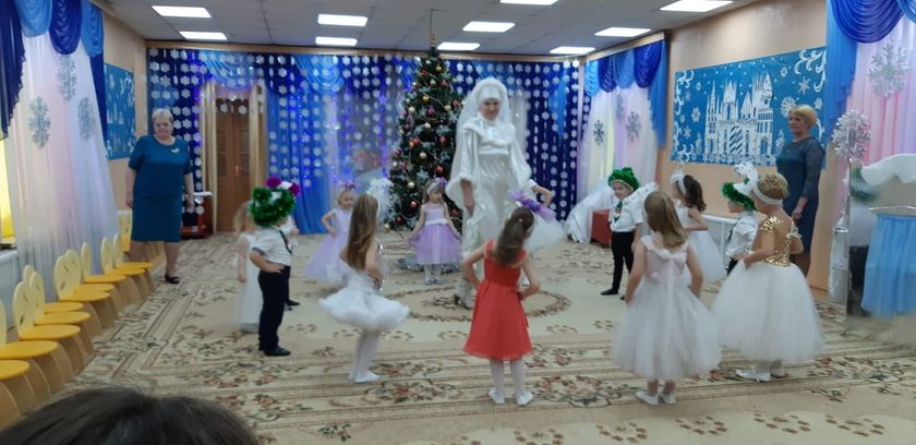 Новогодний утреник у Вероники