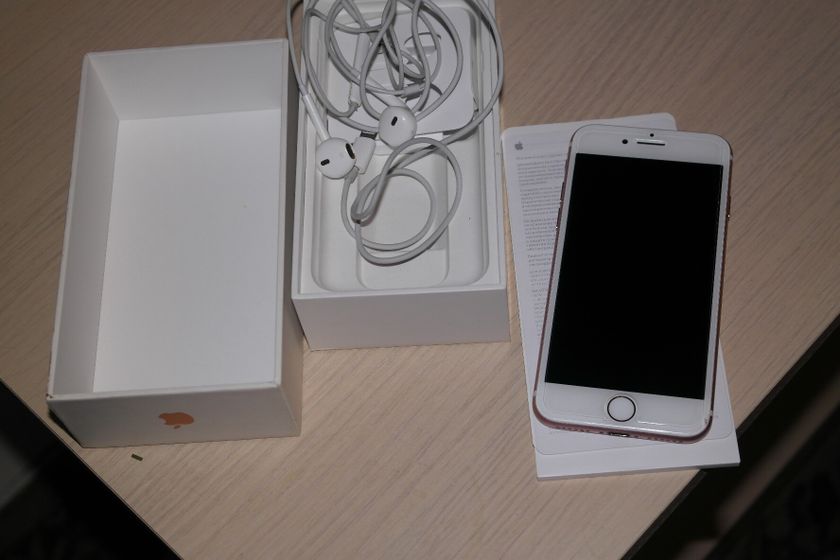 ПРОДАМ iphone 7 rose gold