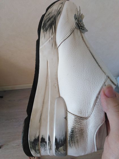 Белые кросы