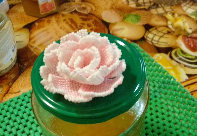Как Вам моя розочка из бисера?