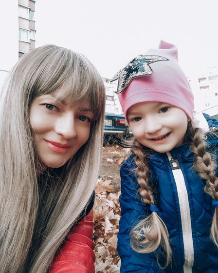 "мы НЕ ГУЛЯЕМ НА