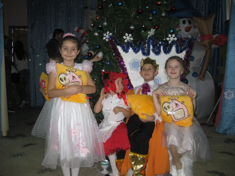Новогодний праздник в садике у Сияны 28.12.2018