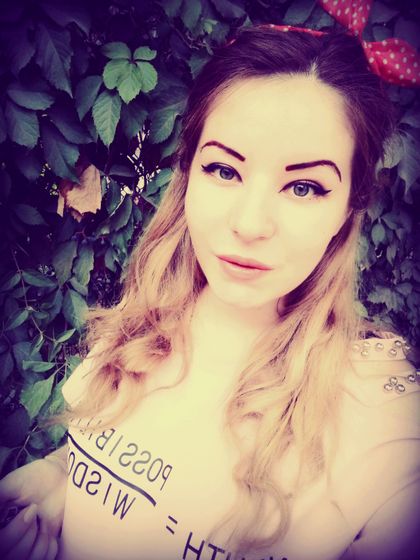 Немного нас )))