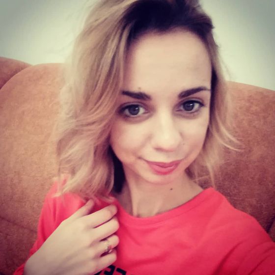 Подстриглась