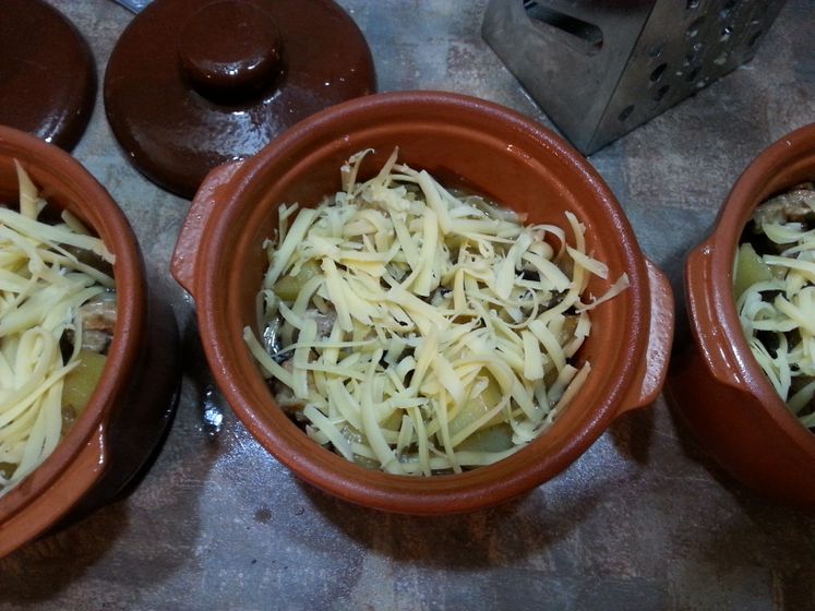 Что приготовить на ужин- сырный суп и горшочки картошка/курица