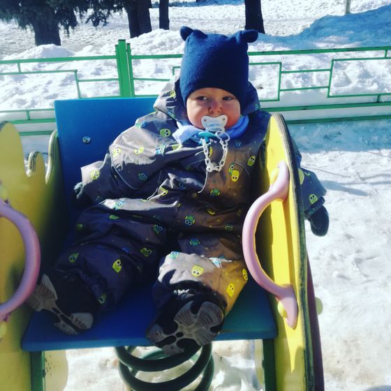 Один блогер , второму 8 мес... как жить ?