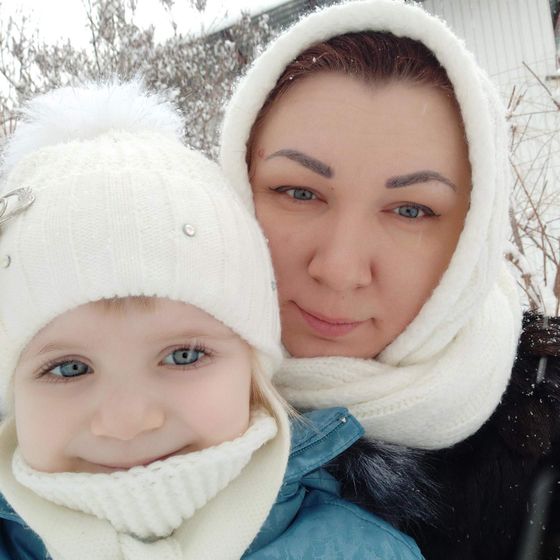 Девчули, с праздником!