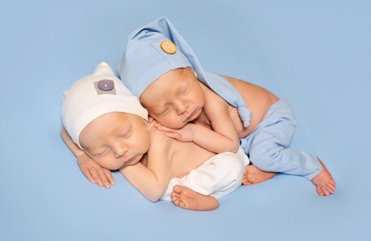 #двойняшки #фотосессияноворожденных #молодаямама #twins