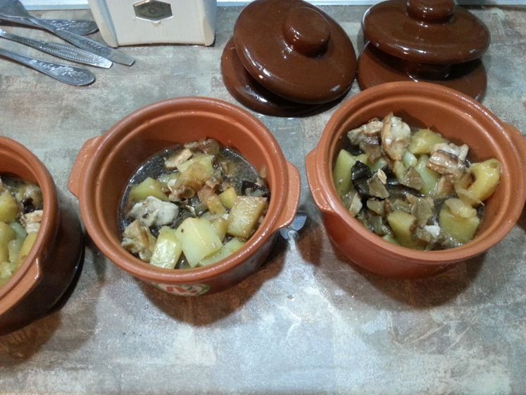 Что приготовить на ужин- сырный суп и горшочки картошка/курица