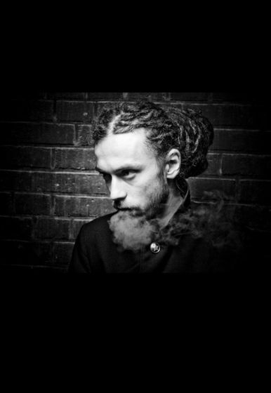 Кирилл Толмацкий 22.07.1983 - 03.02.2019 Умер рэпер Кирилл Толмацкий (Децл). Ему было 35 лет.