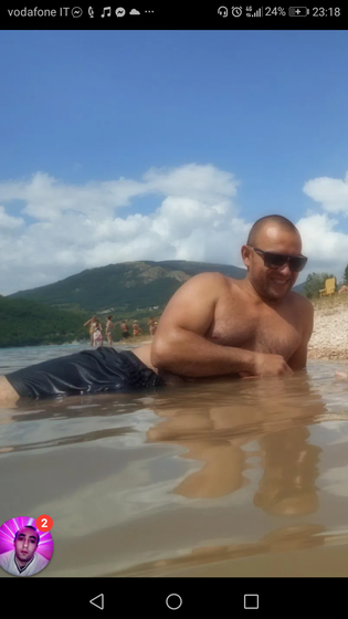Ищу девушку для этого мужчины)
