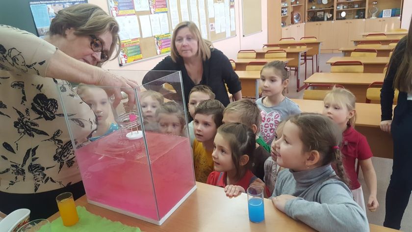 Будущие первоклашки в школе