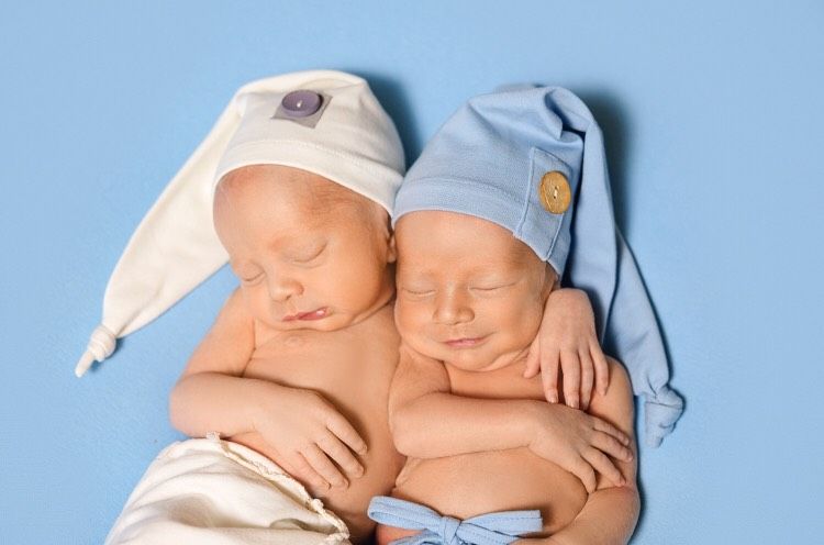 #двойняшки #фотосессияноворожденных #молодаямама #twins