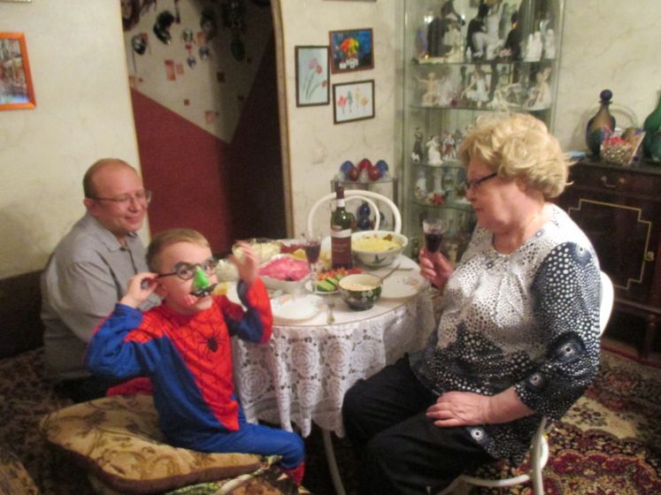 традиционный НГ у мамы.