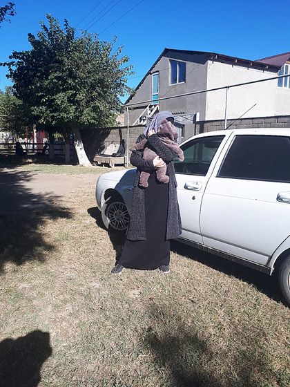 Я родилась и росла в городе. Но с самого раннего детства мы переехали и жили в деревне некоторое время . Деревенская жизнь мне …